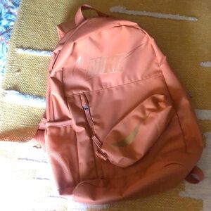 Nike Backpack 🎒 with matching pencil ✏️ case!